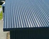 Dach z blachy trapezowej T35, widoczny rozstaw łat pod blachę, gotowy do montażu.