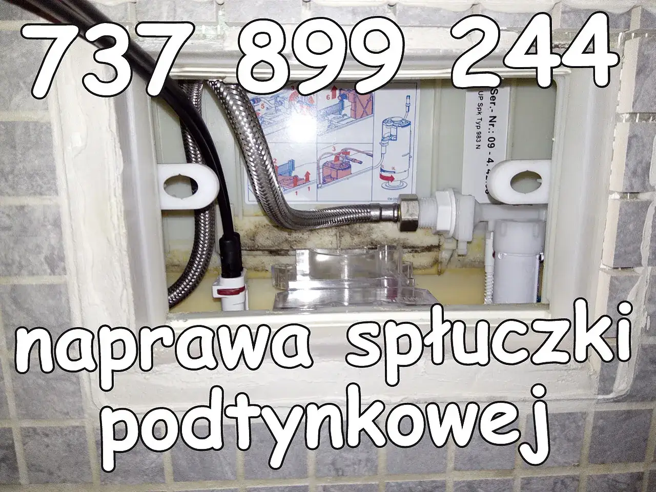Naprawa mechanizmu spłuczki podtynkowej. Widoczny wewnętrzny mechanizm spłuczki, węże i przyłącza. Telefon: 737 899 244.